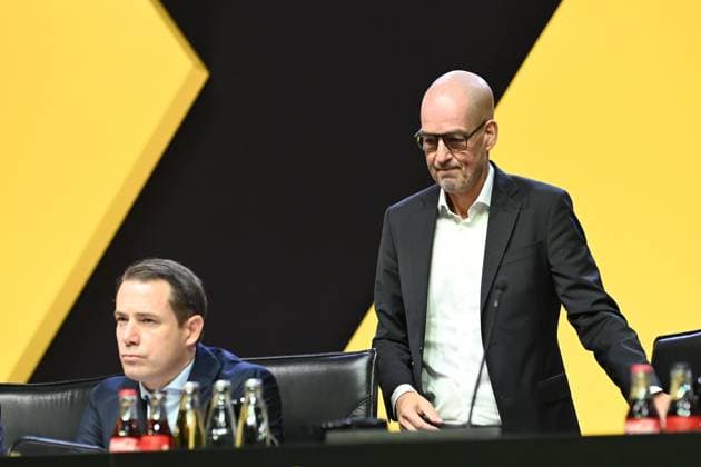 f l Lars RICKEN, Member of the Executive Board, Carsten CRAMER, Member of the Executive Board, Annual General Meeting of Borussia Dortmund GmbH Co KGaA, Dortmund Westfalenhalle, 24 11 2025 oÂ