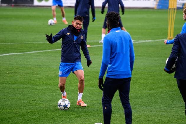 LEVERKUSEN, GERMANY - 24 NOVEMBER, 2025: Claudio Echeverri - The practice of Bayer 04 Leverkusen before UEFA Champions League match vs Manchester City at BayArena.  Copyright: xVITALIIxKLIUIEVx