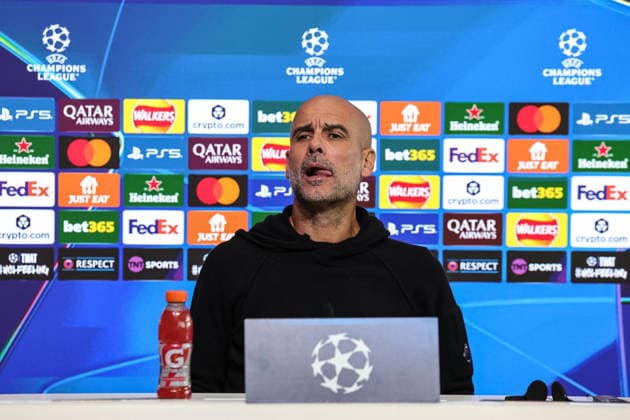 UEFA Champions League press conference, PK, Pressekonferenz Matchday 5 of 8 Manchester City vs Bayer 04 Leverkusen Pep Guardiola manager of Manchester City speaks to the press during the UEFA Champions League press conference Matchday 5 of 8 Manchester City vs Bayer 04 Leverkusen at Etihad Campus, Manchester, United Kingdom, 24th November 2025 (Photo by Mark Cosgrove News Images) Manchester Etihad Campus Manchester United, ManU Kingdom Copyright: xMarkxCosgrove NewsxImagesx