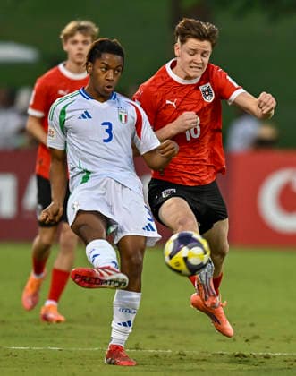 Austria v Italy : Semi-final- FIFA U-17 World Cup Qatar 2025 Luca Weinhandl of Austria and Jean Mambuku of Italy in action during the FIFA U-17 World Cup Qatar 2025 Semi-final match between Austria and Italy in Doha, Qatar, on November 24, 2025. DOHA Qatar Copyright: xNOUSHADxTHEKKAYILx