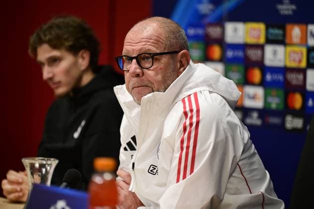 AMSTERDAM - Ajax interim manager Fred Grim, Ajax s Mika Godts during a press conference, PK, Pressekonferenz at the Johan Cruijff ArenA in Amsterdam, Netherlands, in preparation for the Champions League match against Benfica, November 24, 2025. ANP OLAF KRAAK xVIxANPxSportx xxANPxIVx 542962818 originalFilename: 542962818.jpg