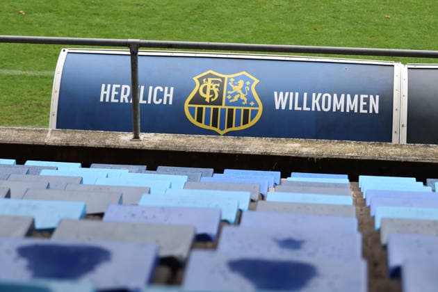 24 11 2025, xrekx, Fussball 3 Liga, 1 FC Saarbruecken Training v l Symbol Foto, Symbolbild, Symbol Stadion, symbolic photo, symbolic image, symbolic stadium Logo DFL DFB REGULATIONS PROHIBIT ANY USE OF PHOTOGRAPHS as IMAGE SEQUENCES and or QUASI VIDEO Saarbruecken