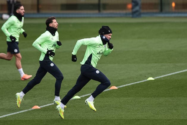 UEFA Champions League training session Matchday 5 of 8 Manchester City vs Bayer 04 Leverkusen Erling Haaland of Manchester City during the UEFA Champions League training session Matchday 5 of 8 Manchester City vs Bayer 04 Leverkusen at Etihad Campus, Manchester, United Kingdom, 24th November 2025 (Photo by Mark Cosgrove News Images) Manchester Etihad Campus Manchester United, ManU Kingdom Copyright: xMarkxCosgrove NewsxImagesx