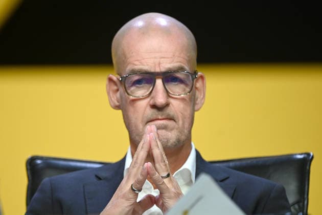 Carsten CRAMER, Member of the Executive Board, Annual General Meeting of Borussia Dortmund GmbH Co KGaA, Dortmund Westfalenhalle, 24 11 2025 oÂ