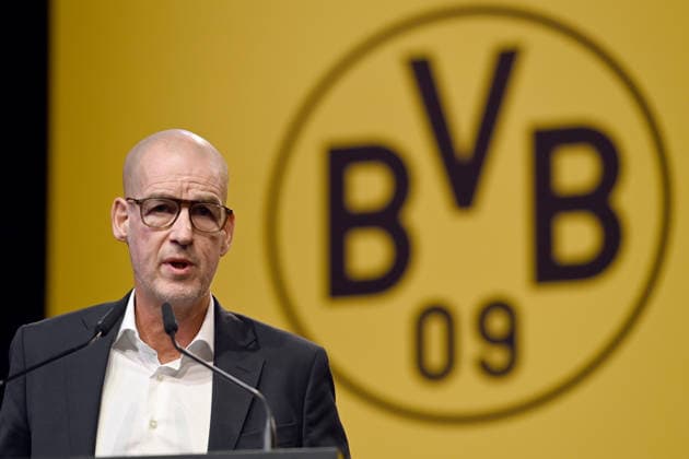 Carsten CRAMER, Member of the Executive Board, Annual General Meeting of Borussia Dortmund GmbH Co KGaA, Dortmund Westfalenhalle, 24 11 2025 oÂ
