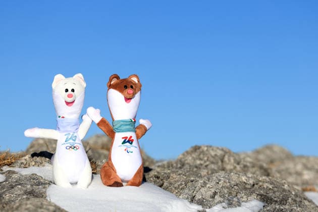 Milano Cortina 2026, Maskottchen Tina und Milo OLYMPICS - Winter Olympic Games, Olympische Spiele, Olympia, OS Milano Cortina 2026 MARIA LANKOWITZ,AUSTRIA,23.NOV.25 - OLYMPICS - Winter Olympic Games Milano Cortina 2026, preview. Image shows the mascots Tina and Milo (Milano Cortina 2026).  GEPAxpictures xMarioxBuehner-Wei