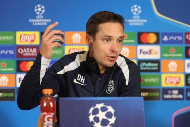 Union s head coach David Hubert gestures during a press conference, PK, Pressekonferenz of Belgian soccer team Royale Union Saint-Gilloise in Istanbul, Turkey, on Monday 24 November 2025. The team is preparing for tomorrow s match against Turkish Galatasaray, on day 5 of the League phase of the UEFA Champions League tournament. VIRGINIExLEFOUR  x143933707x