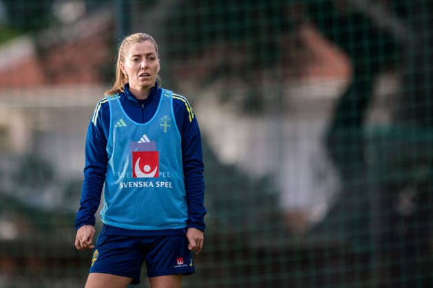 251124 Linda Sembrant of the women s national football team of Sweden at a training session on November 24, 2025 in Albufeira Photo Ludvig Thunman BILDBYRAN code LT LT0751 fotboll football soccer fotball träning practice training sverige sweden dam bbeng sverige sweden  Copyright: LUDVIGxTHUNMAN BB251124LT009