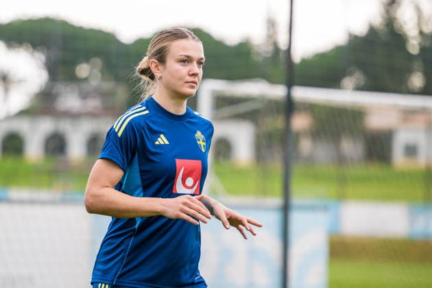 251124 Beata Olsson of the women s national football team of Sweden at a training session on November 24, 2025 in Albufeira Photo Ludvig Thunman BILDBYRAN code LT LT0751 fotboll football soccer fotball träning practice training sverige sweden dam bbeng sverige sweden  Copyright: LUDVIGxTHUNMAN BB251124LT010
