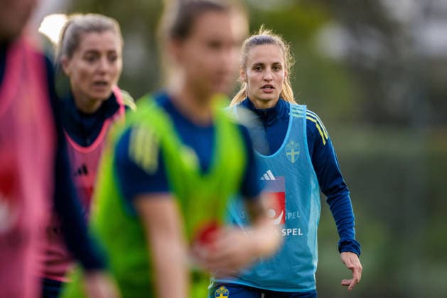 251124 Nathalie Björn of the women s national football team of Sweden at a training session on November 24, 2025 in Albufeira Photo Ludvig Thunman BILDBYRAN code LT LT0751 fotboll football soccer fotball träning practice training sverige sweden dam bbeng sverige sweden  Copyright: LUDVIGxTHUNMAN BB251124LT015