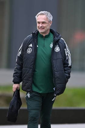 Christian Wück Germany, Coach at training, GER, UEFA Nations League, Training of the womens national soccer team before the final match between Germany and Spain, 24 11 2025 GER, UEFA Nations League, Training of the womens national soccer team before the final match between Germany and Spain, 24 11 2025 Frankfurt am Main Copyright: xEibner-Pressefoto FlorianxWiegandx EP_FWD