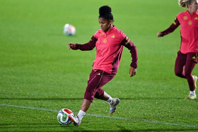 Shekiera Martinez Germany on the ball, GER, UEFA Nations League, Training of the womens national soccer team before the final match Germany vs. Spain, 24 11 2025 GER, UEFA Nations League, Training of the womens national soccer team before the final match Germany vs. Spain, 24 11 2025 Frankfurt am Main Copyright: xEibner-Pressefoto FlorianxWiegandx EP_FWD