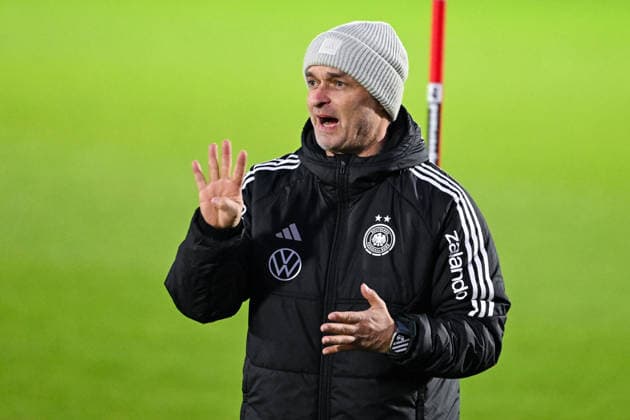 Christian Wück Germany, Coach gestures, GER, UEFA Nations League, Training of the womens national soccer team before the final match Germany vs. Spain, 24 11 2025 GER, UEFA Nations League, Training of the womens national soccer team before the final match Germany vs. Spain, 24 11 2025 Frankfurt am Main Copyright: xEibner-Pressefoto FlorianxWiegandx EP_FWD