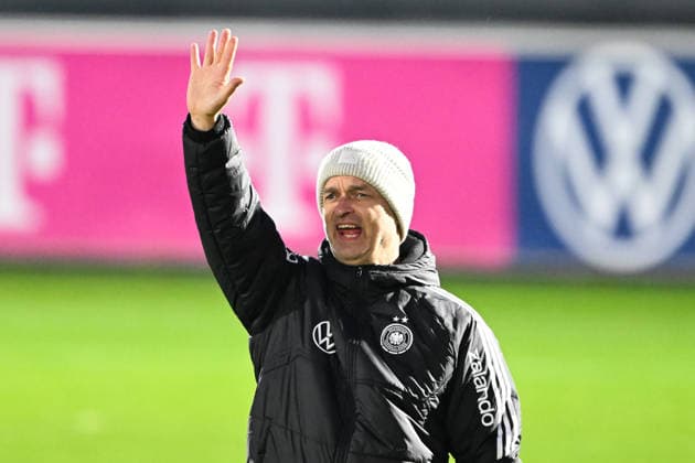 Christian Wück Germany, Coach gestures, GER, UEFA Nations League, Training of the womens national soccer team before the final match Germany vs. Spain, 24 11 2025 GER, UEFA Nations League, Training of the womens national soccer team before the final match Germany vs. Spain, 24 11 2025 Frankfurt am Main Copyright: xEibner-Pressefoto FlorianxWiegandx EP_FWD
