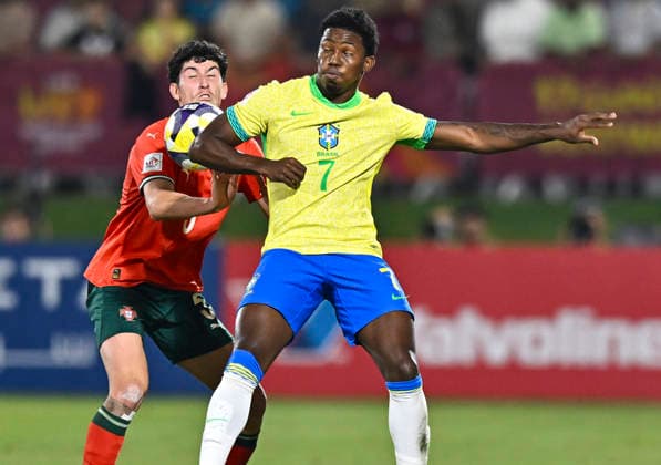 Portugal v Brazil : Semi-final- FIFA U-17 World Cup Qatar 2025 Jose Neto of Portugal and Ruan Pablo of Brazil in action during the FIFA U-17 World Cup Qatar 2025 Semi-final match between Portugal and Brazil in Doha, Qatar, on November 24, 2025. DOHA Qatar Copyright: xNOUSHADxTHEKKAYILx
