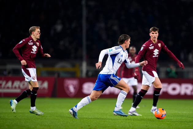 ComoÕs Nico Paz during the Serie A soccer match between Torino Fc and Como at the Stadio Olimpico Grande Torino in Turin, north west Italy - November 24, 2025. - Soccer  Copyright: xFabioxFerrari LaPressex
