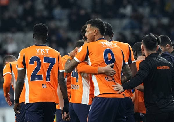 RAMS Basaksehir v Trabzonspor - Turkish Super Lig ISTANBUL, TURKIYE - NOVEMBER 24: Davie Selke of RAMS Basaksehir celebrates after a goal during the Turkish Super Lig Week 13 match between RAMS Basaksehir and Trabzonspor at Basaksehir Fatih Terim Stadium in Istanbul, Turkiye, on November 24, 2025. Esra Bilgin Anadolu Istanbul Turkey. Editorial use only. Please get in touch for any other usage.  Copyright: x2025xAnadoluxEsraxBilginx