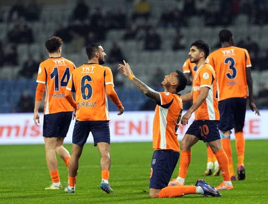 RAMS Basaksehir v Trabzonspor - Turkish Super Lig ISTANBUL, TURKIYE - NOVEMBER 24: Davie Selke of RAMS Basaksehir celebrates after a goal during the Turkish Super Lig Week 13 match between RAMS Basaksehir and Trabzonspor at Basaksehir Fatih Terim Stadium in Istanbul, Turkiye, on November 24, 2025. Esra Bilgin Anadolu Istanbul Turkey. Editorial use only. Please get in touch for any other usage.  Copyright: x2025xAnadoluxEsraxBilginx