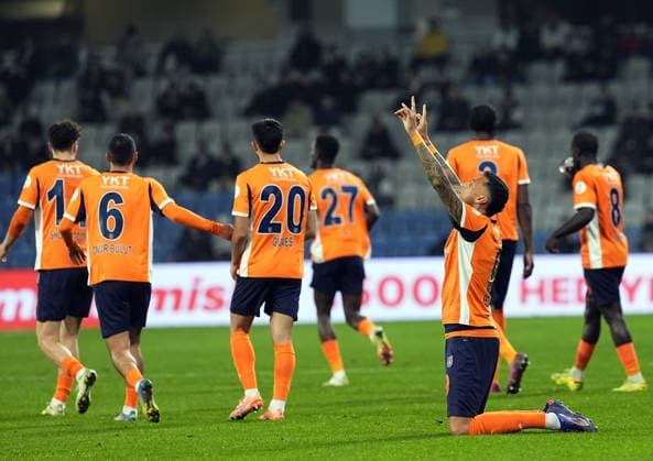 RAMS Basaksehir v Trabzonspor - Turkish Super Lig ISTANBUL, TURKIYE - NOVEMBER 24: Davie Selke of RAMS Basaksehir celebrates after a goal during the Turkish Super Lig Week 13 match between RAMS Basaksehir and Trabzonspor at Basaksehir Fatih Terim Stadium in Istanbul, Turkiye, on November 24, 2025. Esra Bilgin Anadolu Istanbul Turkey. Editorial use only. Please get in touch for any other usage.  Copyright: x2025xAnadoluxEsraxBilginx