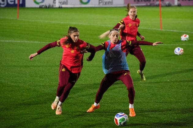 Frankfurt, Germany 24 November 2025 Soccer women national team training 24 11 2025 In the picture from left Jule Brand Germany and Kathrin Hendrich Germany at training in Frankfurt DFB regulations prohibit any use of photographs as image sequences and or quasi video DFB Campus Hessen Copyright: xFotostandx xFantinix
