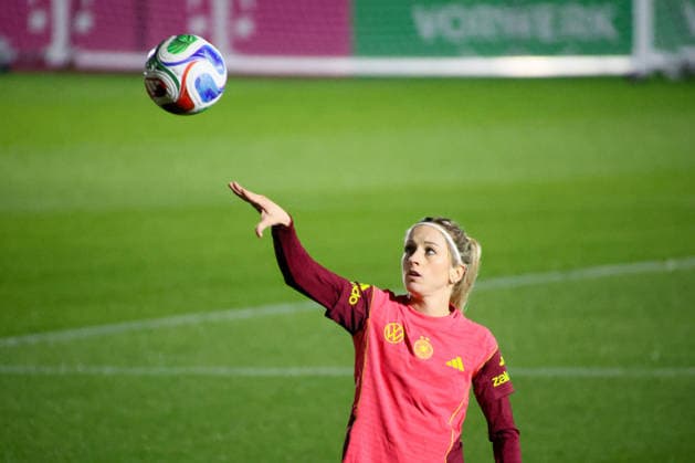 Frankfurt, Germany 24 November 2025 Soccer Women National Team Training 24 11 2025 In the picture Kathrin Hendrich Germany at training in Frankfurt DFB regulations prohibit any use of photographs as image sequences and or quasi video DFB Campus Hessen Copyright: xFotostandx xFantinix