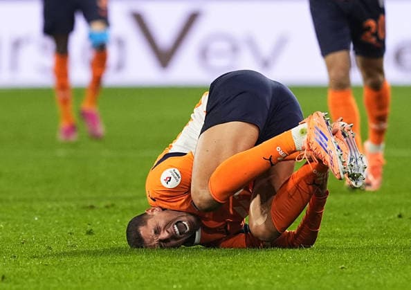 RAMS Basaksehir v Trabzonspor - Turkish Super Lig ISTANBUL, TURKIYE - NOVEMBER 24: Amine Harit (25) of RAMS Basaksehir injured during the Turkish Super Lig week 13 football match between RAMS Basaksehir and Trabzonspor at Basaksehir Fatih Terim Stadium in Istanbul, Turkiye, on November 24, 2025. Esra Bilgin Anadolu Istanbul Turkey. Editorial use only. Please get in touch for any other usage.  Copyright: x2025xAnadoluxEsraxBilginx