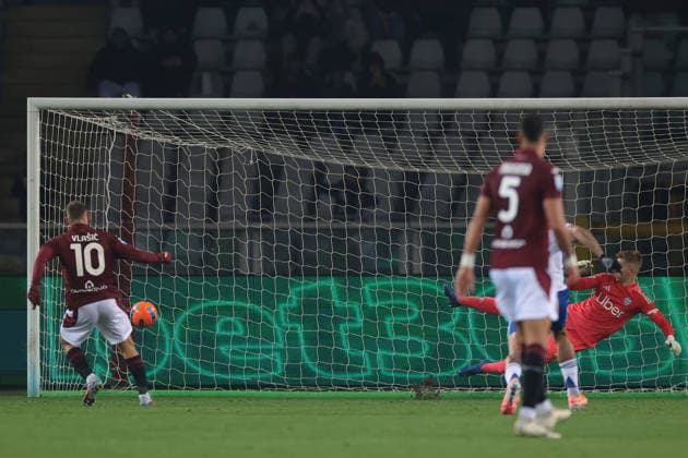 Turin, Italy, 24th November 2025. Nikola Vlasic of Torino FC scores a penalty to level the scoreline at 1-1 during the Torino vs Como 1907 Serie A match at Stadio Grande Torino, Turin. Picture credit should read: Jonathan Moscrop Sportimage EDITORIAL USE ONLY. No use with unauthorised audio, video, data, fixture lists, club league logos or live services. Online in-match use limited to 120 images, no video emulation. No use in betting, games or single club league player publications. SPI_042_JM_TORO_COMO SPI-4297-0042