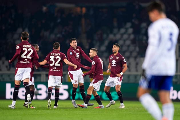 Torino™s Nikola Vlasic celebrates after scoring the 1-1 goal for his team during the Serie A soccer match between Torino Fc and Como at the Stadio Olimpico Grande Torino in Turin, north west Italy - November 24, 2025. - Soccer  Copyright: xFabioxFerrari LaPressex