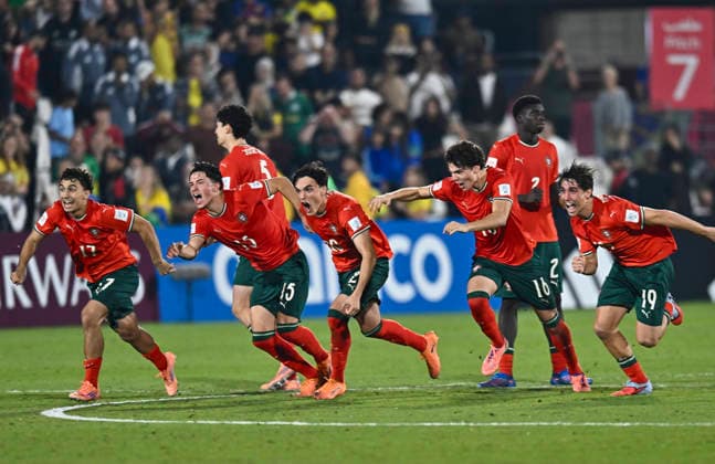 Portugal v Brazil : Semi-final- FIFA U-17 World Cup Qatar 2025 Players of Portugal celebrate victory in the penalty shootout during the FIFA U-17 World Cup Qatar 2025 Semi-final match between Portugal and Brazil in Doha, Qatar, on November 24, 2025. DOHA Qatar Copyright: xNOUSHADxTHEKKAYILx