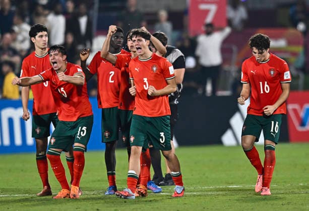 Portugal v Brazil : Semi-final- FIFA U-17 World Cup Qatar 2025 Players of Portugal react in the penalty shootout during the FIFA U-17 World Cup Qatar 2025 Semi-final match between Portugal and Brazil in Doha, Qatar, on November 24, 2025. DOHA Qatar Copyright: xNOUSHADxTHEKKAYILx