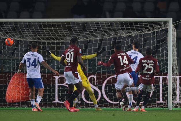Turin, Italy, 24th November 2025. Jacobo Ramon of Como 1907 scores to give the side a 3-1 lead during the Torino vs Como 1907 Serie A match at Stadio Grande Torino, Turin. Picture credit should read: Jonathan Moscrop Sportimage EDITORIAL USE ONLY. No use with unauthorised audio, video, data, fixture lists, club league logos or live services. Online in-match use limited to 120 images, no video emulation. No use in betting, games or single club league player publications. SPI_068_JM_TORO_COMO SPI-4297-0068