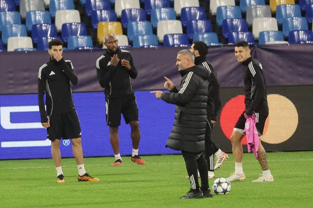 November 24, 2025, Naples, Napoli, Italy: Qurban Qurbanov coach of Quarabaknduring during training session head of match of the UEFA Champions League 2025 26, League Phase at Stadio Maradona on September 30, 2025 in Naples, Italy Naples Italy - ZUMAl131 20251124_zsp_l131_016 Copyright: xCiroxDexLucax