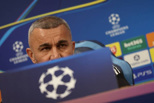 November 24, 2025, Naples, Napoli, Italy: Qurban Qurbanov coach of Quarabaknduring a press conference, PK, Pressekonferenz and head of match of the UEFA Champions League 2025 26, League Phase at Stadio Maradona on September 30, 2025 in Naples, Italy Naples Italy - ZUMAl131 20251124_zsp_l131_021 Copyright: xCiroxDexLucax