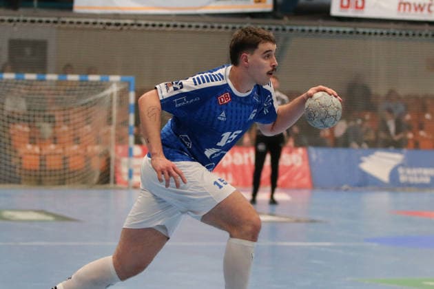 24 11 2025 Handball Men 2025 2026 2 Bundesliga 12 Matchday Dessau Roßlauer HV 06 VfL Eintracht Hagen Anhalt Arena Dessau Marcel Nowak DRHV, blue on the ball Dessau Roßlau Saxony Anhalt Germany
