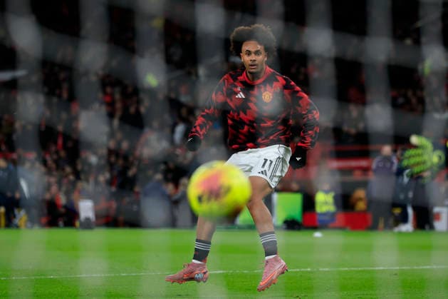 Manchester United, ManU v Everton Premier League 24 11 2025. Joshua Zirkzee (11) of Manchester United during the warm-up ahead of the Premier League match between Manchester United and Everton at Old Trafford, Manchester, England on 24 November 2025. Manchester Old Trafford Greater Manchester England Editorial use only DataCo restrictions apply See www.football-dataco.com , Copyright: xConorxMolloyx PSI-23262-0020