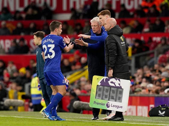 Manchester, England, 24th November 2025. Seamus Coleman of Everton leaves the game injured during the Manchester United, ManU vs Everton Premier League match at Old Trafford, Manchester. Picture credit should read: Andrew Yates Sportimage EDITORIAL USE ONLY. No use with unauthorised audio, video, data, fixture lists, club league logos or live services. Online in-match use limited to 120 images, no video emulation. No use in betting, games or single club league player publications. SPI_031_AY_Manchester_Utd_Everton SPI-4308-0030