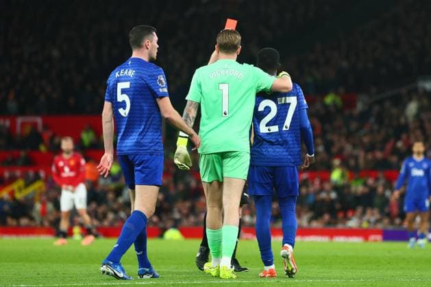 Idrissa Gueye of Everton is sent off after clashing with Michael Keane of Everton Manchester United, ManU v Everton, Premier League, Football, Old Trafford, Manchester, UK - 24 Nov 2025Manchester Old Trafford United Kingdom EDITORIAL USE ONLY No use with unauthorised audio, video, data, fixture lists, club league logos or live services. Online in-match use limited to 120 images, no video emulation. No use in betting, games or single club league player publications.  Copyright: xPaulxCurrie Shutterstockx 15918214be