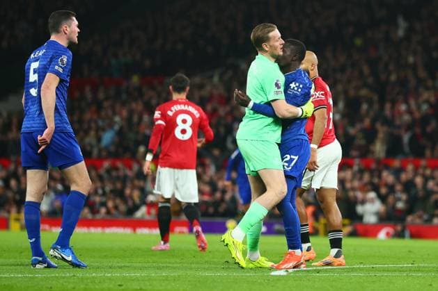 Idrissa Gueye of Everton is sent off after clashing with Michael Keane of Everton Manchester United, ManU v Everton, Premier League, Football, Old Trafford, Manchester, UK - 24 Nov 2025Manchester Old Trafford United Kingdom EDITORIAL USE ONLY No use with unauthorised audio, video, data, fixture lists, club league logos or live services. Online in-match use limited to 120 images, no video emulation. No use in betting, games or single club league player publications.  Copyright: xPaulxCurrie Shutterstockx 15918214bn