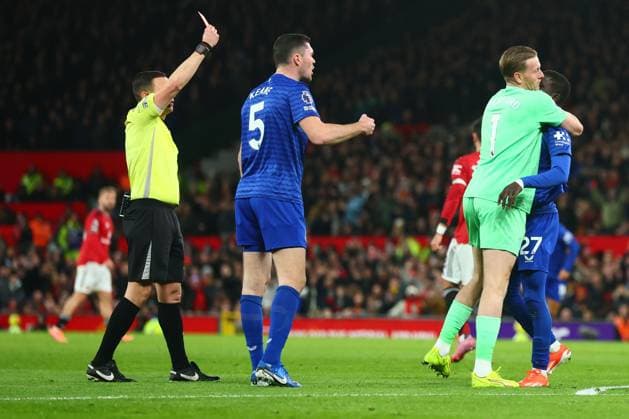 Idrissa Gueye of Everton is sent off after clashing with Michael Keane of Everton Manchester United, ManU v Everton, Premier League, Football, Old Trafford, Manchester, UK - 24 Nov 2025Manchester Old Trafford United Kingdom EDITORIAL USE ONLY No use with unauthorised audio, video, data, fixture lists, club league logos or live services. Online in-match use limited to 120 images, no video emulation. No use in betting, games or single club league player publications. Copyright: xPaulxCurrie Shutterstockx 15918214bu