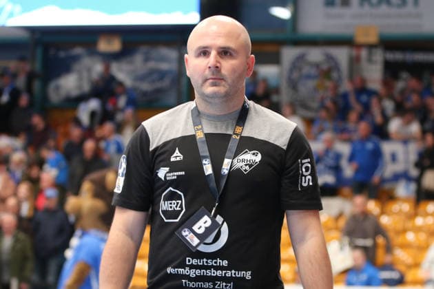 24 11 2025 Handball Men 2025 2026 2 Bundesliga 12 Matchday Dessau Roßlauer HV 06 VfL Eintracht Hagen Anhalt Arena Dessau Vanja Radic, coach of DRHV, after the win against Hagen Dessau Roßlau Saxony Anhalt Germany