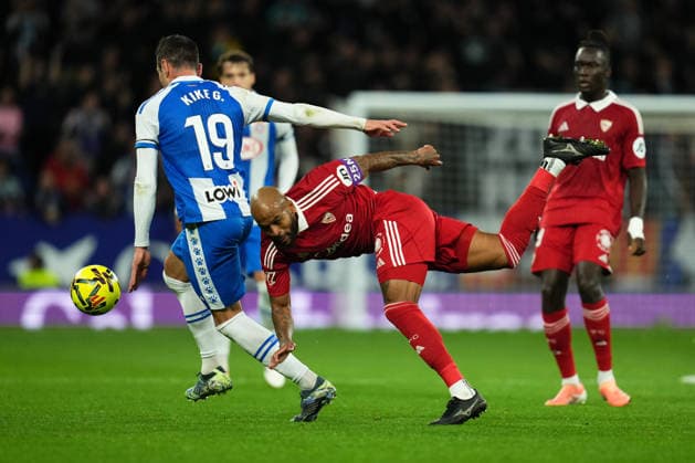 ESP: RCD Espanyol - Sevilla FC. La Liga EA Sports. Date 13 Marcao do Nascimento of Sevilla FC during the La Liga EA Sports match between RCD Espanyol and Sevilla FC played at RCDE Stadium on November 24, 2025 in Barcelona, Spain. kpng Copyright: xBaguxBlancox xPRESSINx PS_242224_ESP_SEV_2526_1344