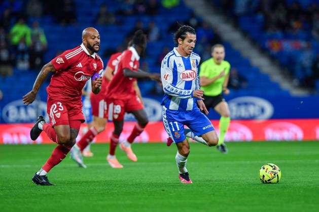 RCD ESPANYOL v SEVILLA FC. RCDE STADIUM BARCELONA. November 24,2025 RCD ESPANYOL vs SEVILLA FC November 24,2025 Pere Milla (11) of RCD Espanyol vies with Marcao (23) of Sevilla FC during the match between RCD Espanyol and Sevilla FC corresponding to the thirteen day of La Liga EA Sports at RCDE Stadium in Barcelona, Spain. Cornella El Prat ESP Copyright: xS.xRosx