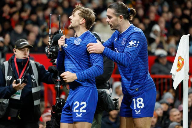Manchester United, ManU v Everton - Premier League Kiernan Dewsbury-Hall and Jack Grealish of Everton celebrate 1st goal during the Premier League match between Manchester United and Everton at Old Trafford on November 24, 2025 in Manchester, England. Manchester Old Trafford England United Kingdom Copyright: xRichardxSellers Sportsphoto APLx 14142599