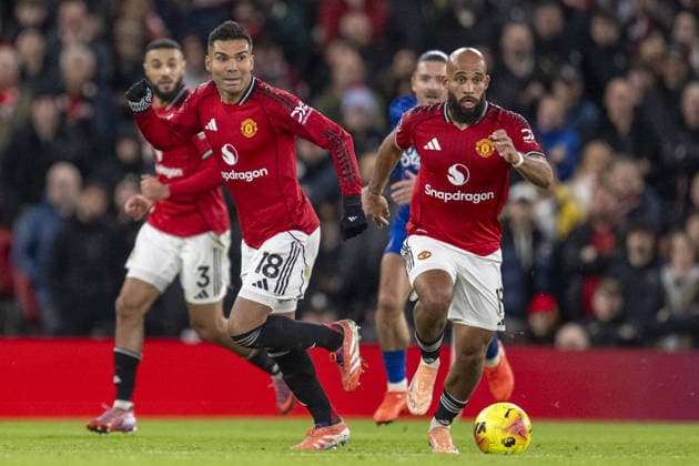 MANCHESTER, ENGLAND, NOV 24: Brian Mbeumo of Manchester United, ManU runs with the ball during the Premier League match between Manchester United and Everton at Old Trafford on November 24, 2025 in Manchester, England. Copyright: xWillxPalmer SPPx Sportspressphoto_SPR65848