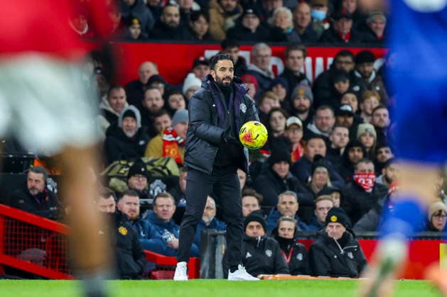 Manchester United, ManU v Everton, Premier League Manchester United Manager Head Coach Ruben Amorim with the ball during the Manchester United v Everton Premier League match at Old Trafford, Manchester, England on 24 November 2025 Credit: Phil Duncan Every Second Media Editorial use only. All images are copyright Every Second Media Limited. No images may be reproduced without prior permission. All rights reserved. Premier League and Football League images are subject to licensing agreements with Football DataCo Limited. see https: www.football-dataco.com Copyright: xIMAGO EveryxSecondxMediax ESM-1675-0091 PhilxDuncanx xEveryxSecondxMediax
