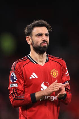 Fußball Premier League Manchester United gegen Everton 24. November 2025 Premier League Manchester United gegen Everton Bruno Fernandes von Manchester United Foto Simon Stacpoole Abseits Manchester UK  Copyright: xSimonxStacpoolexOffside