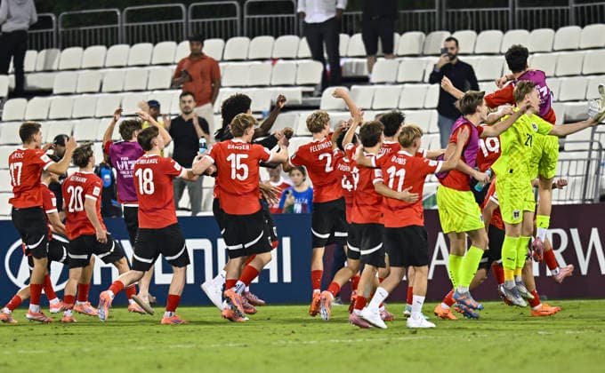 Austria v Italy : Semi-final- FIFA U-17 World Cup Qatar 2025 Players of Austria celebrate after winning the FIFA U-17 World Cup Qatar 2025 Semi-final match between Austria and Italy in Doha, Qatar, on November 24, 2025. DOHA Qatar Copyright: xNOUSHADxTHEKKAYILx
