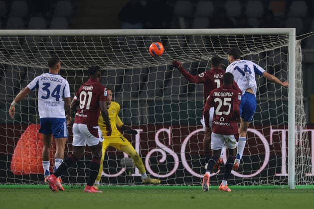 Turin, Italy, 24th November 2025. Jacobo Ramon of Como 1907 scores to give the side a 3-1 lead during the Torino vs Como 1907 Serie A match at Stadio Grande Torino, Turin. Picture credit should read: Jonathan Moscrop Sportimage EDITORIAL USE ONLY. No use with unauthorised audio, video, data, fixture lists, club league logos or live services. Online in-match use limited to 120 images, no video emulation. No use in betting, games or single club league player publications. SPI_091_JM_TORO_COMO SPI-4297-0091