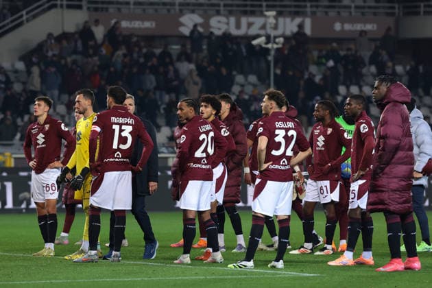 Turin, Italy, 24th November 2025. Torino FC players stand in front of disgruntled fans following the 5-1 defeat in the Torino vs Como 1907 Serie A match at Stadio Grande Torino, Turin. Picture credit should read: Jonathan Moscrop Sportimage EDITORIAL USE ONLY. No use with unauthorised audio, video, data, fixture lists, club league logos or live services. Online in-match use limited to 120 images, no video emulation. No use in betting, games or single club league player publications. SPI_102_JM_TORO_COMO SPI-4297-0102