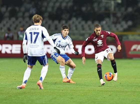 Torino FC v Como 1907 - Serie A Cyril Ngonge participates in the Serie A 2025-2026 match between Torino and Como in Torino, Italy, on November 24, 2025. Torino ITA Italy  Copyright: xLorisxRosellix originalFilename:roselli-torinovc251124_npiVJ.jpg